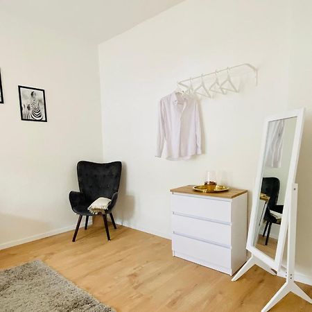 Stilvolles Apartment In Zentraler Lage - Smart-Tv, Queensize-Bett, Altbaustil, Kueche In City-Naehe Erfurt Zewnętrze zdjęcie