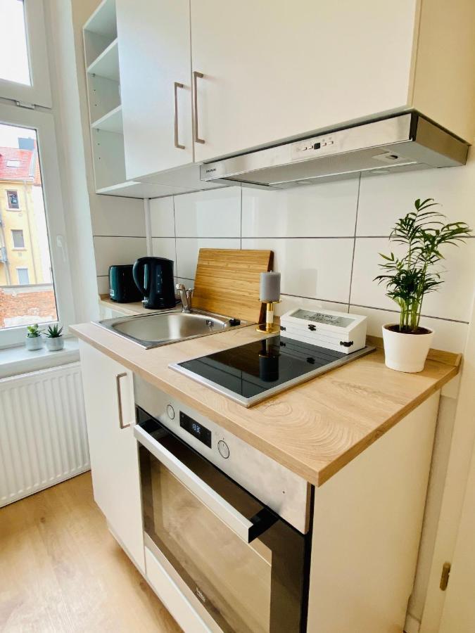 Stilvolles Apartment In Zentraler Lage - Smart-Tv, Queensize-Bett, Altbaustil, Kueche In City-Naehe Erfurt Zewnętrze zdjęcie